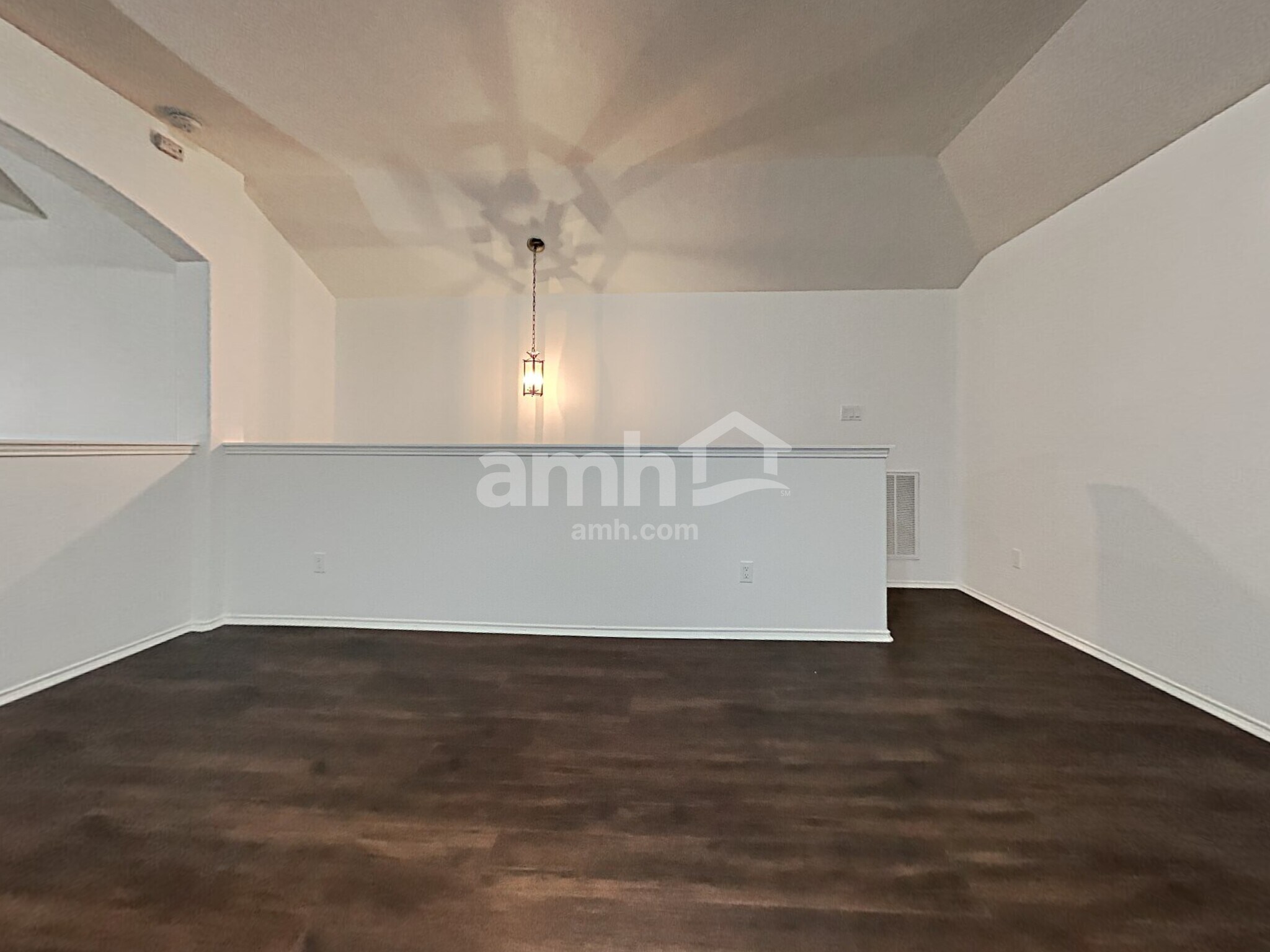 Building Photo - 2567 Riverway Dr