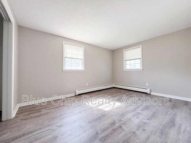 Building Photo - 5 Meisner Cir