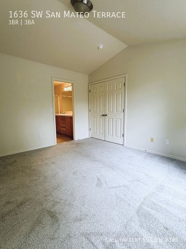 Building Photo - 1636 SW San Mateo Terrace