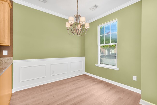 Building Photo - Gorgeous Market Common Townhome w/ Garage