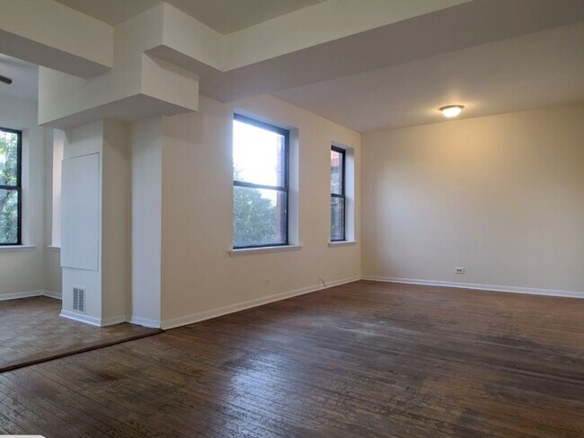 Building Photo - 2323 N Kedzie Blvd