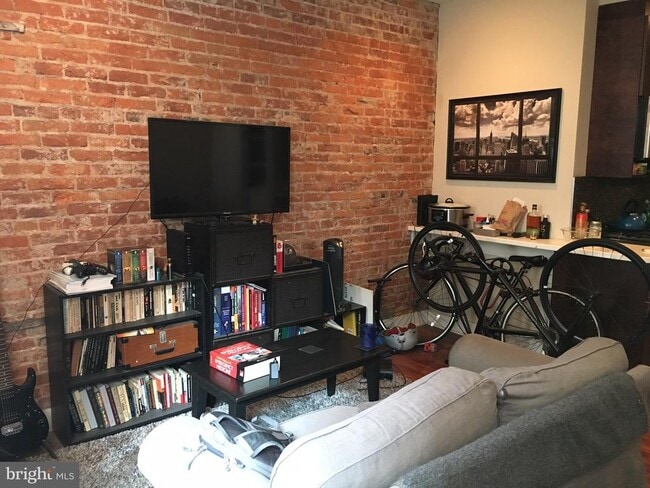 Building Photo - 131 S 13th St