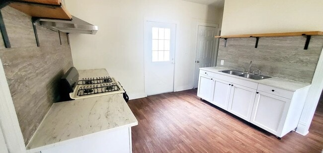 Building Photo - 1802 Madison Ave SE