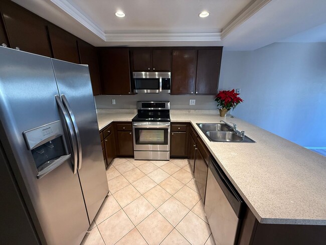 Building Photo - 3 Bedroom, 2.5 Bath Two-Story Townhome in Tierrasanta