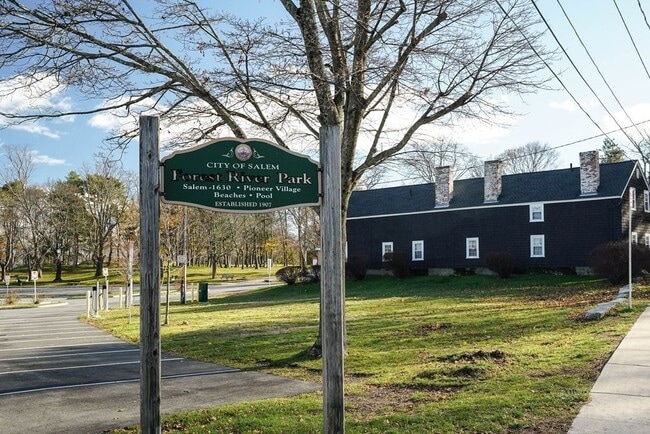 Building Photo - 2 Messervy St