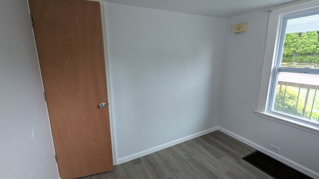 Building Photo - Newly renovated 2-bedroom, 1-bathroom home...