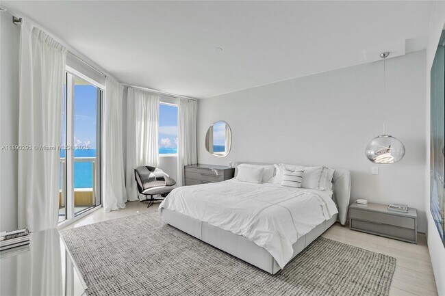 Building Photo - 17875 Collins Ave