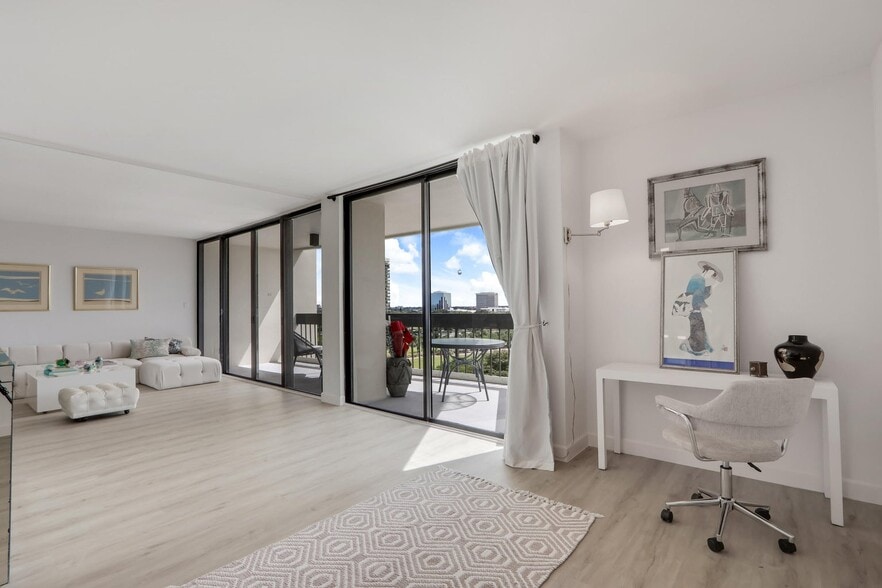 Building Photo - 2000 Presidential Way