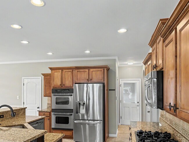 Building Photo - 1706 Mossy Oak Ln