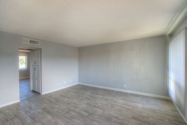 Building Photo - Radius Apartments