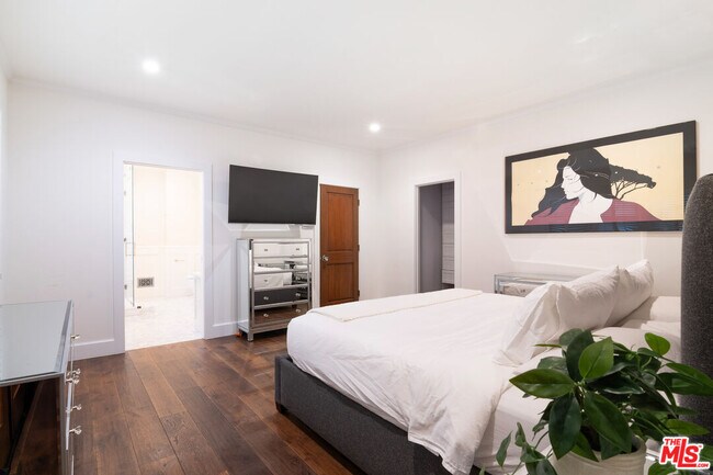 Building Photo - 106 N Citrus Ave