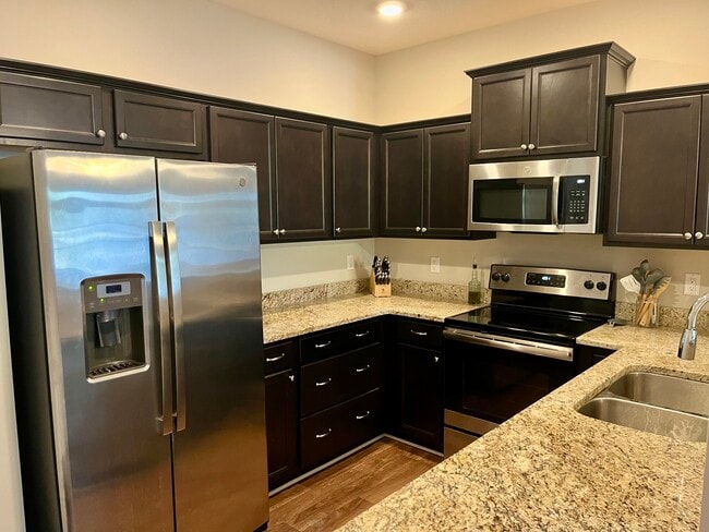 Building Photo - 205 Promenade Ln
