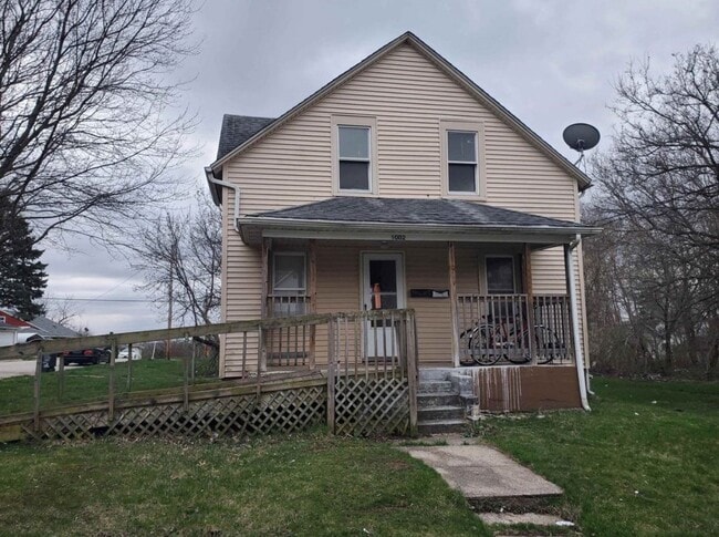 Building Photo - 1002 Lincoln Ave