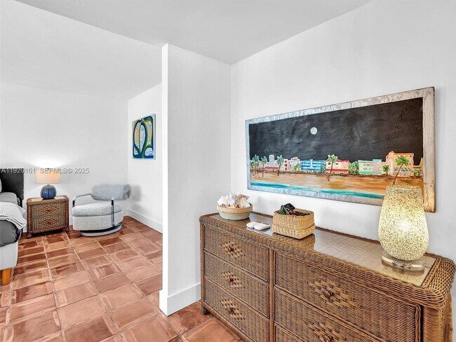 Building Photo - 1881 Washington Ave