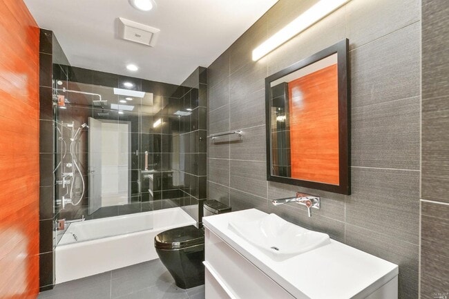 Building Photo - 102 Red Hill Cir