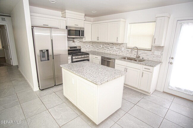 Building Photo - 13106 Cleethorpes St