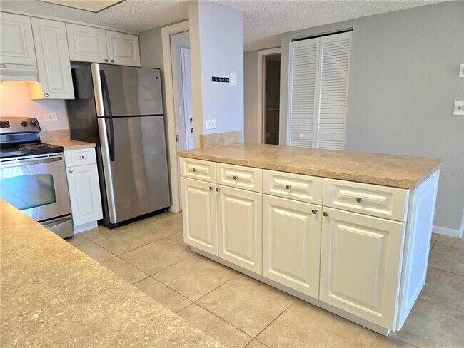 Building Photo - 500 Treasure Island Causeway