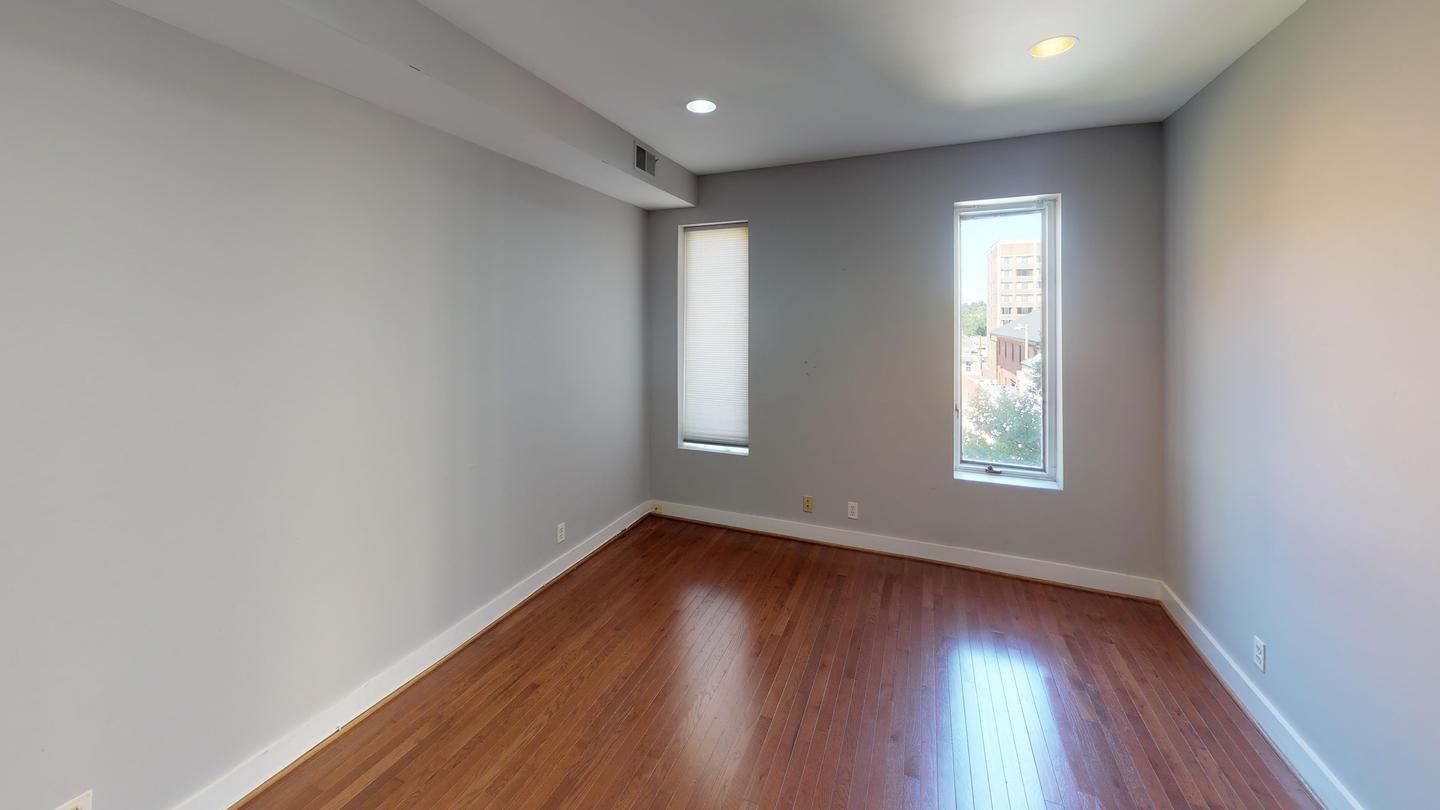 Building Photo - 1412 21st St NW