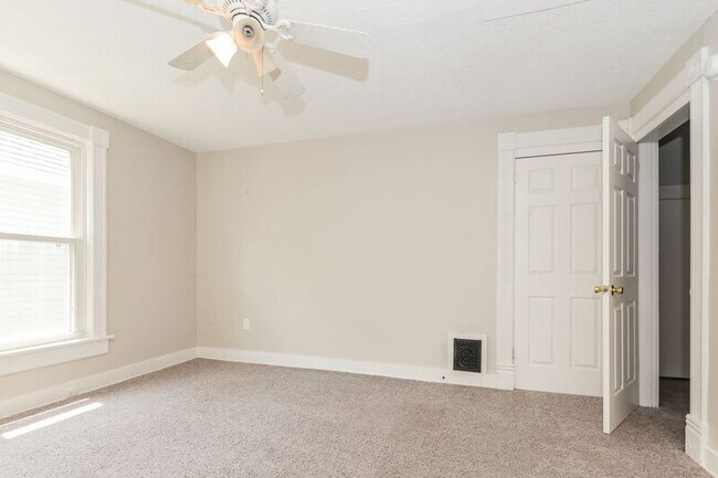 Building Photo - 105 Rockwood Ave