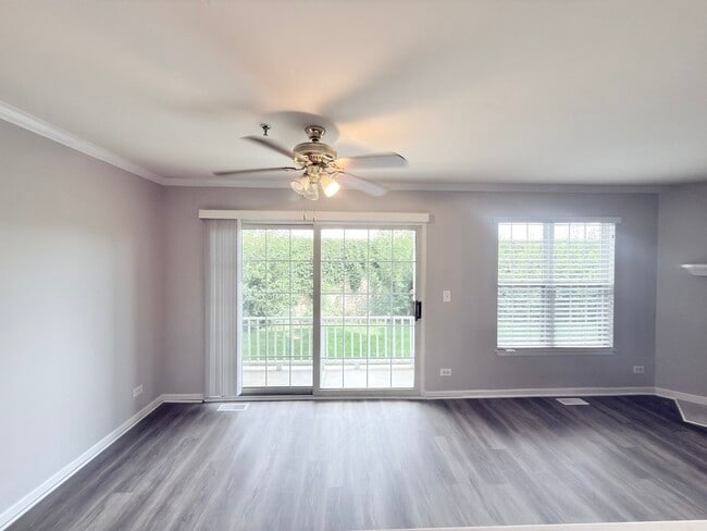 Building Photo - 5S525 Scots Dr