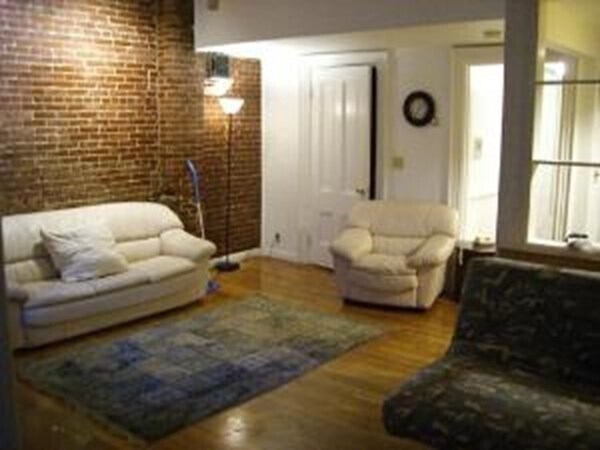 Primary Photo - 167 Beacon St