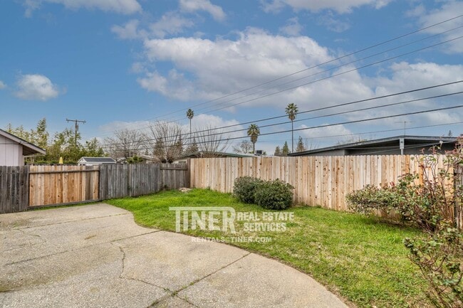 Building Photo - 5234 Janell Way