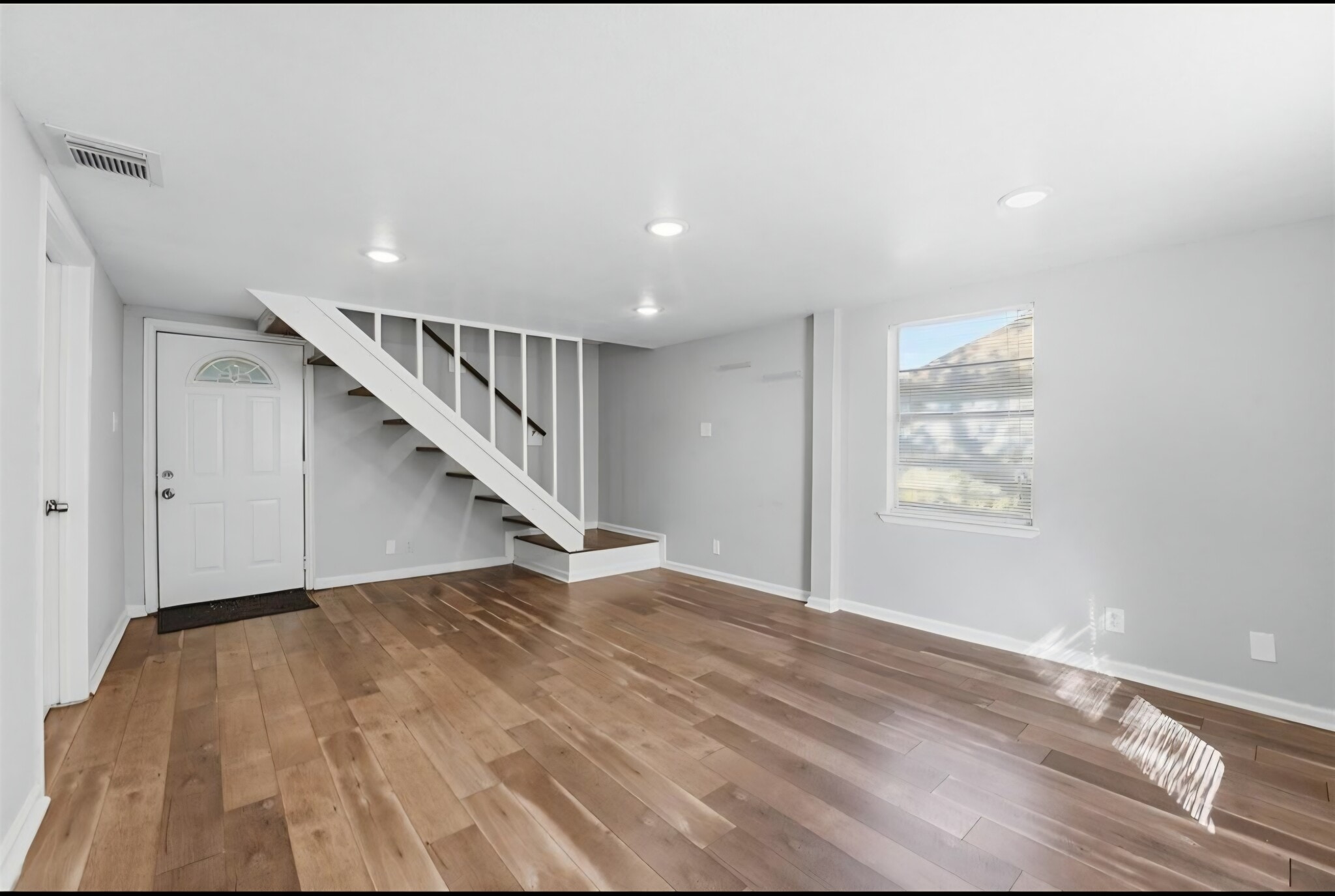 Building Photo - 6526 Linden St