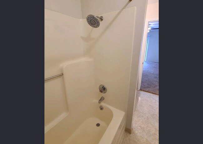 Building Photo - New Carpet! Fresh Paint - Well-maintained home in established neighborhood