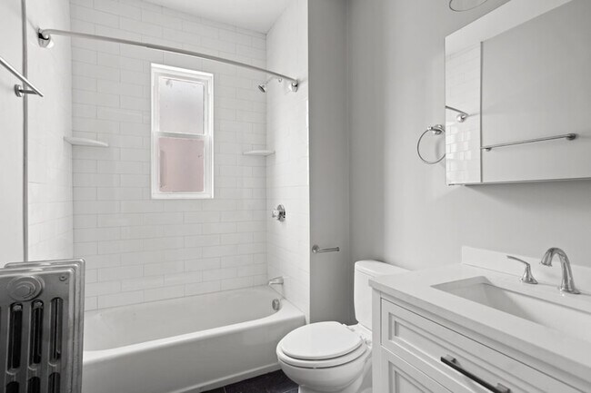 Building Photo - 426 Bowdoin St