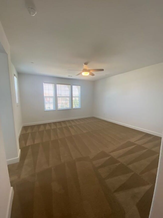Building Photo - 206 9th St
