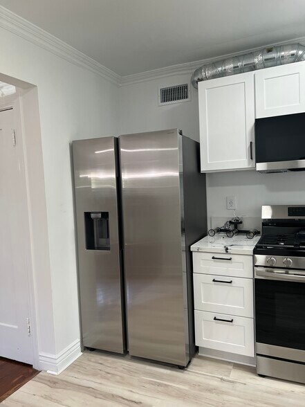 Building Photo - 4326 1/2 Normal Ave