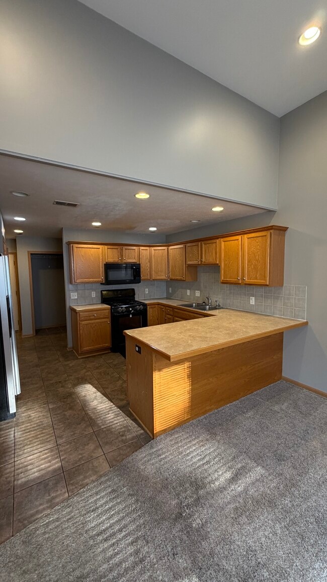 Building Photo - 2456-2456 Millview