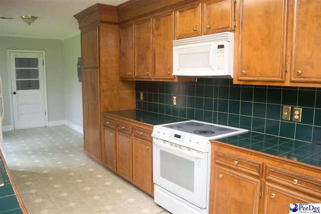 Building Photo - 109 Lands End Dr
