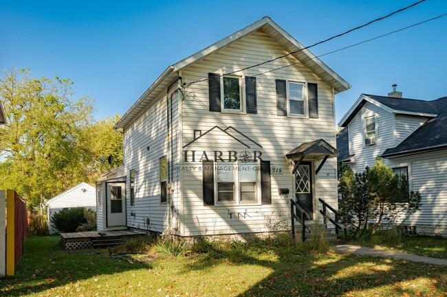 Primary Photo - 315 5th Ave NW