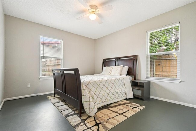 Building Photo - 8400 Sequoia Dr