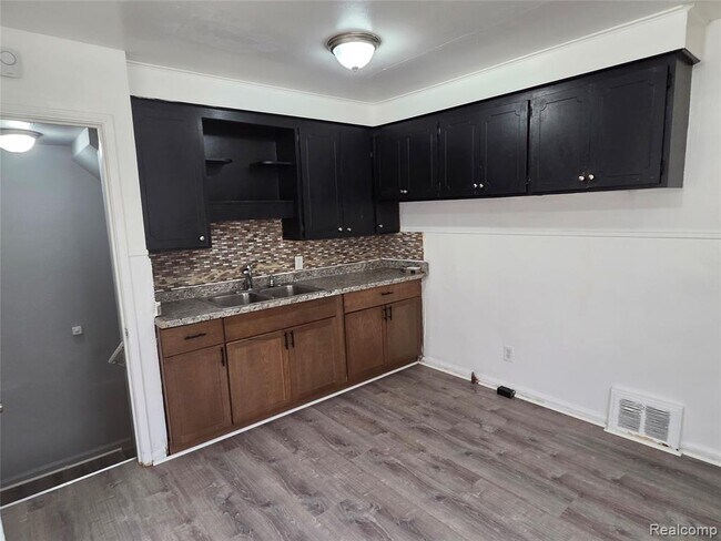 Building Photo - 12920 Payton St