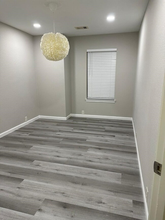 Building Photo - 11027 Dellrose Crossing Dr