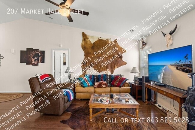 Building Photo - 207 Market Hall St