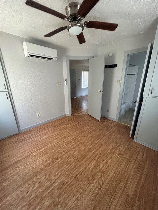 Building Photo - 1107 Pine St