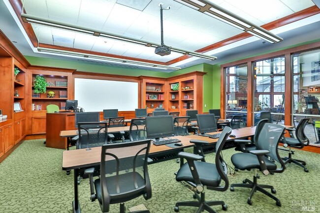 Building Photo - 150 Foxwood Ln