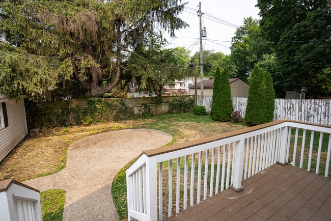 Building Photo - 218 Bramton Rd