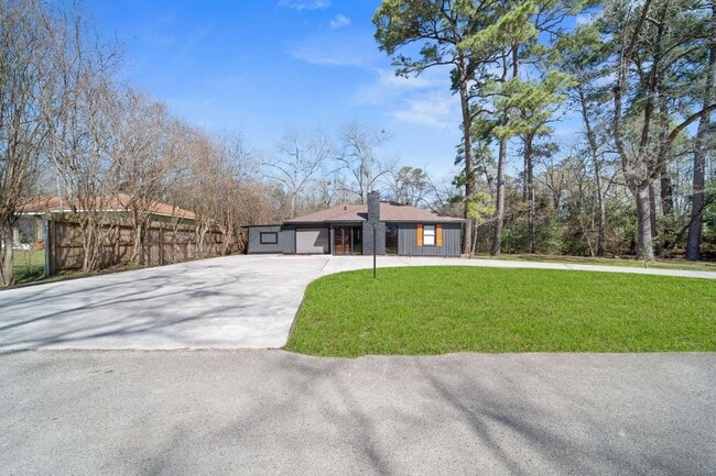Building Photo - 2004 White Oak Dr