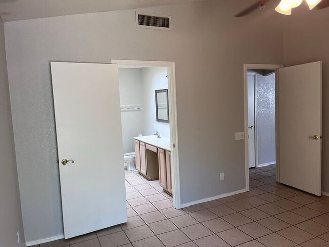 Building Photo - 3 Bed/ 2Bath Single Level Home in Ahwatukee Area