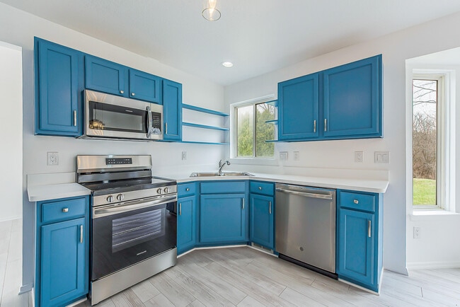 Building Photo - 1563 Scio Ridge Rd