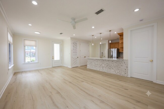 Building Photo - Church Street Village Home For Rent