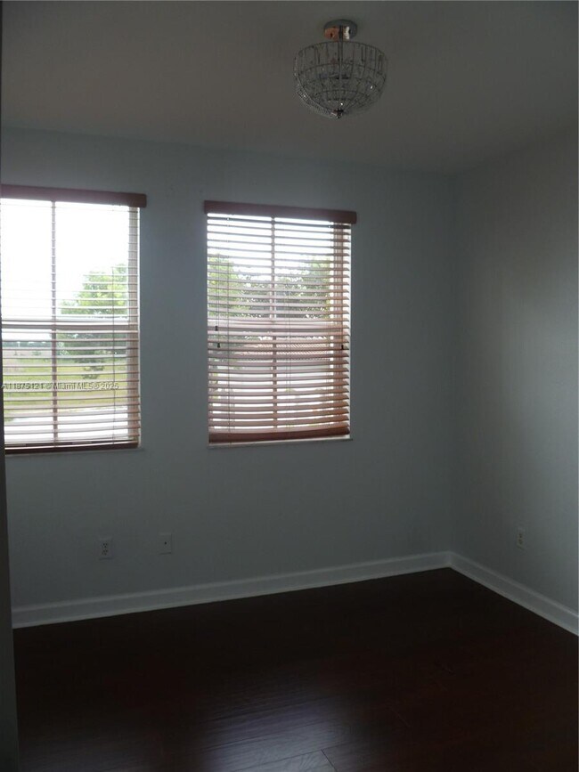 Building Photo - 4252 SW 156th Ave
