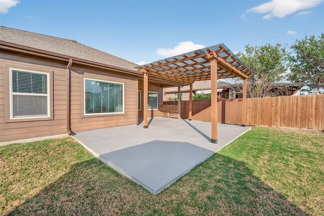 Building Photo - 1928 Velarde Rd