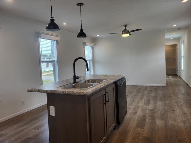 Building Photo - 3 Swan Ln