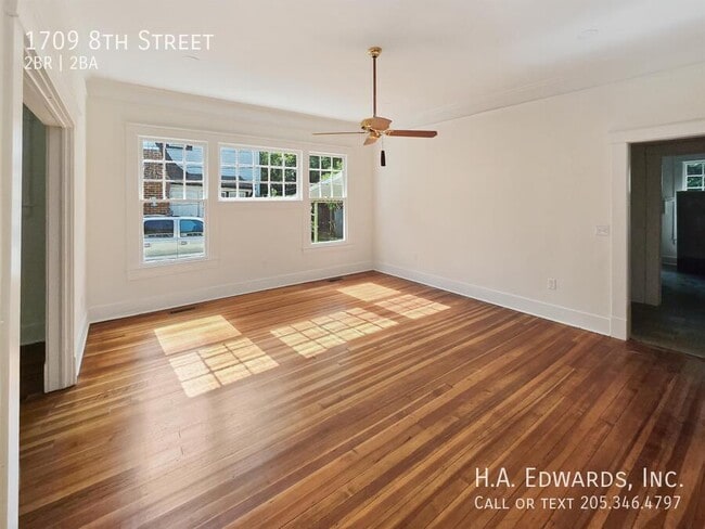 Building Photo - 1709 8th St