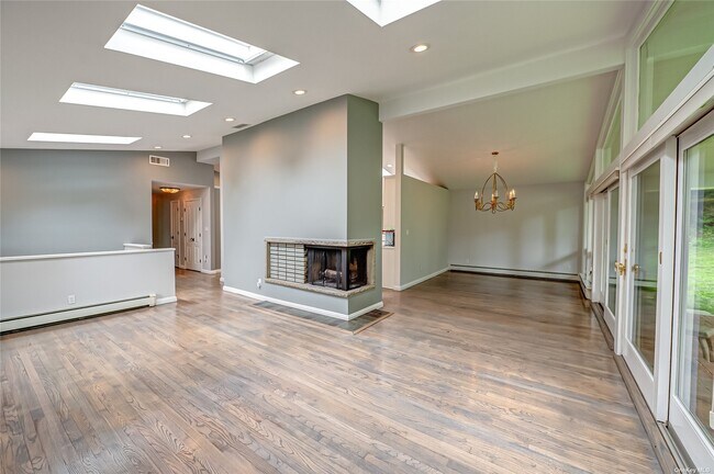 Building Photo - 15 Mariners Ct